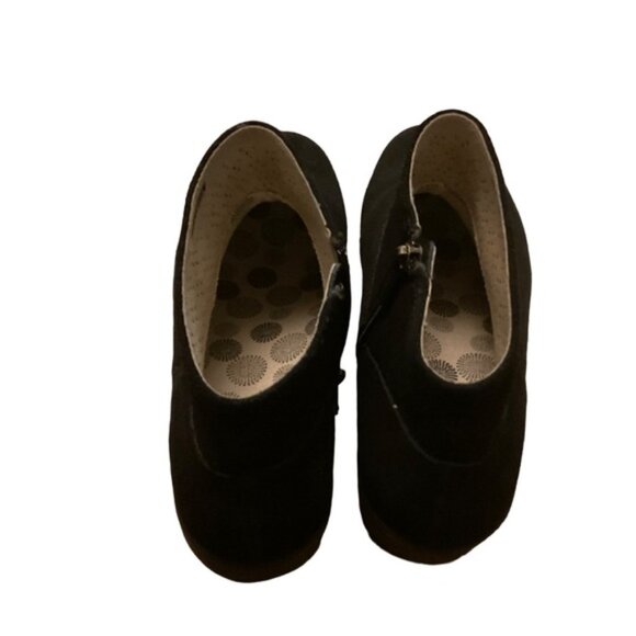 REVITALIGN | Black Low Heel Zipper Booties | Size 8 - Picture 8 of 13